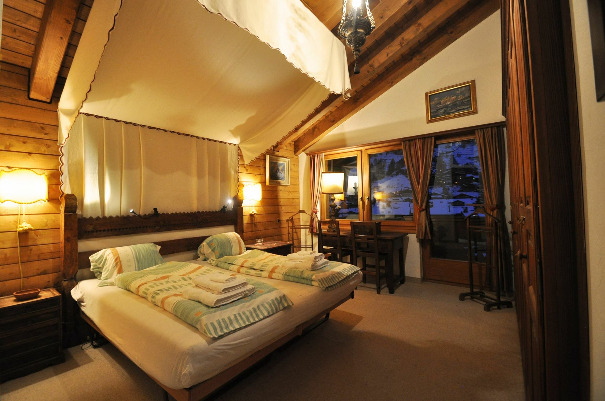 Haus Tiefbach - Apartment Cervino Zermatt Dış mekan fotoğraf