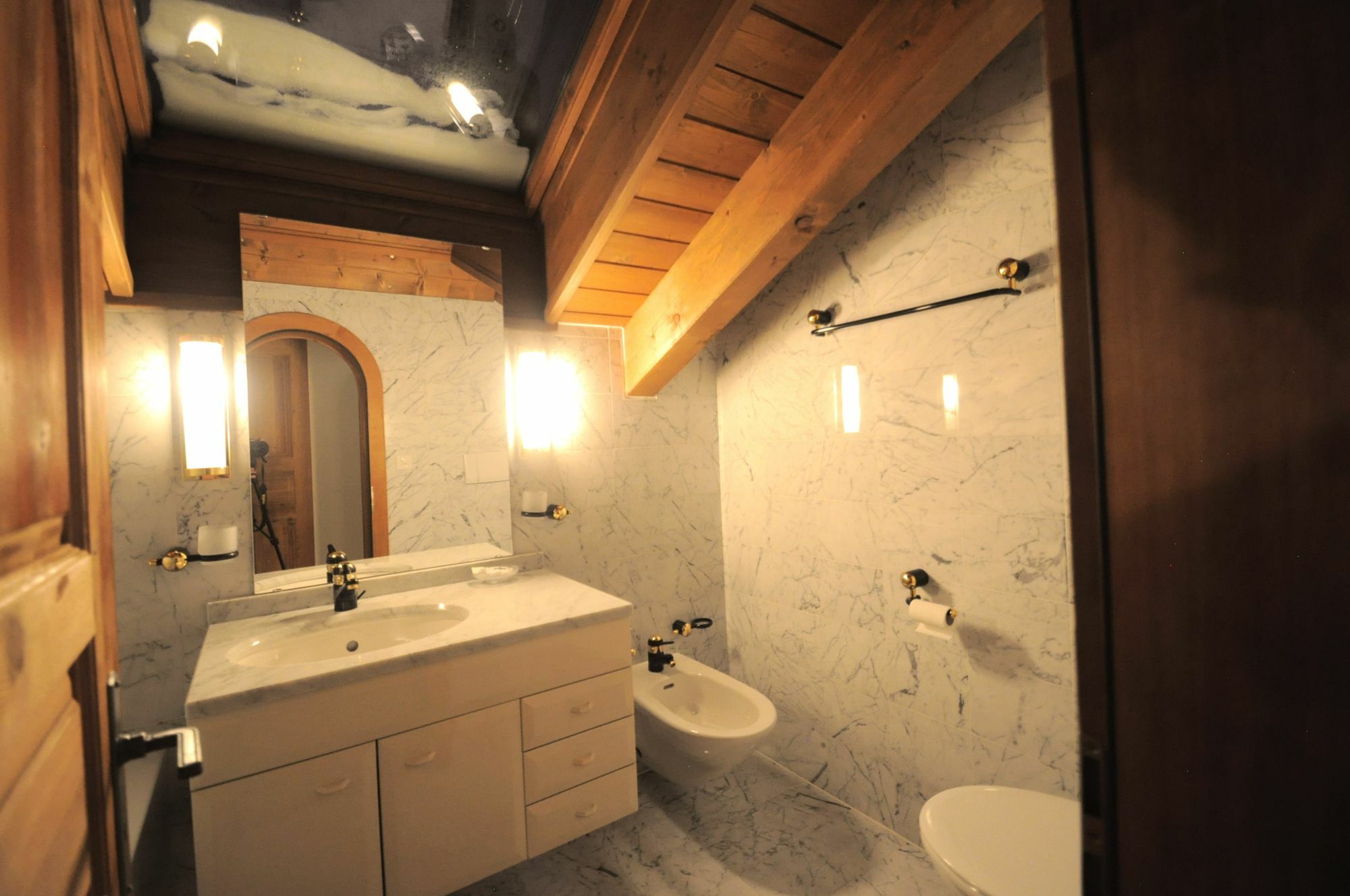 Haus Tiefbach - Apartment Cervino Zermatt Dış mekan fotoğraf
